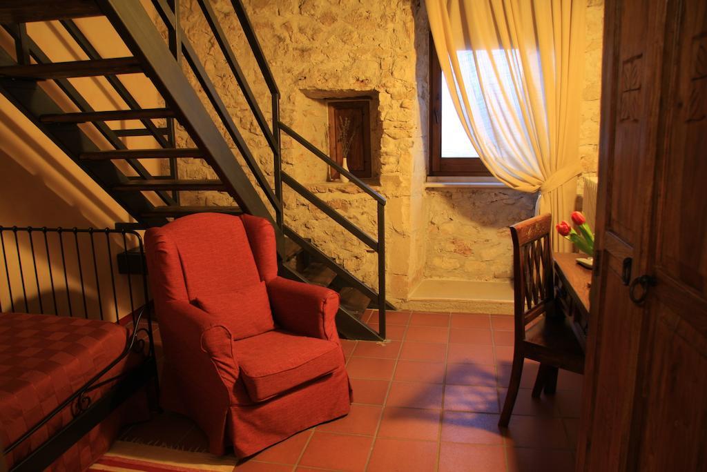 Hotel Monastero Fortezza Di Santo Spirito Fossa Zimmer foto