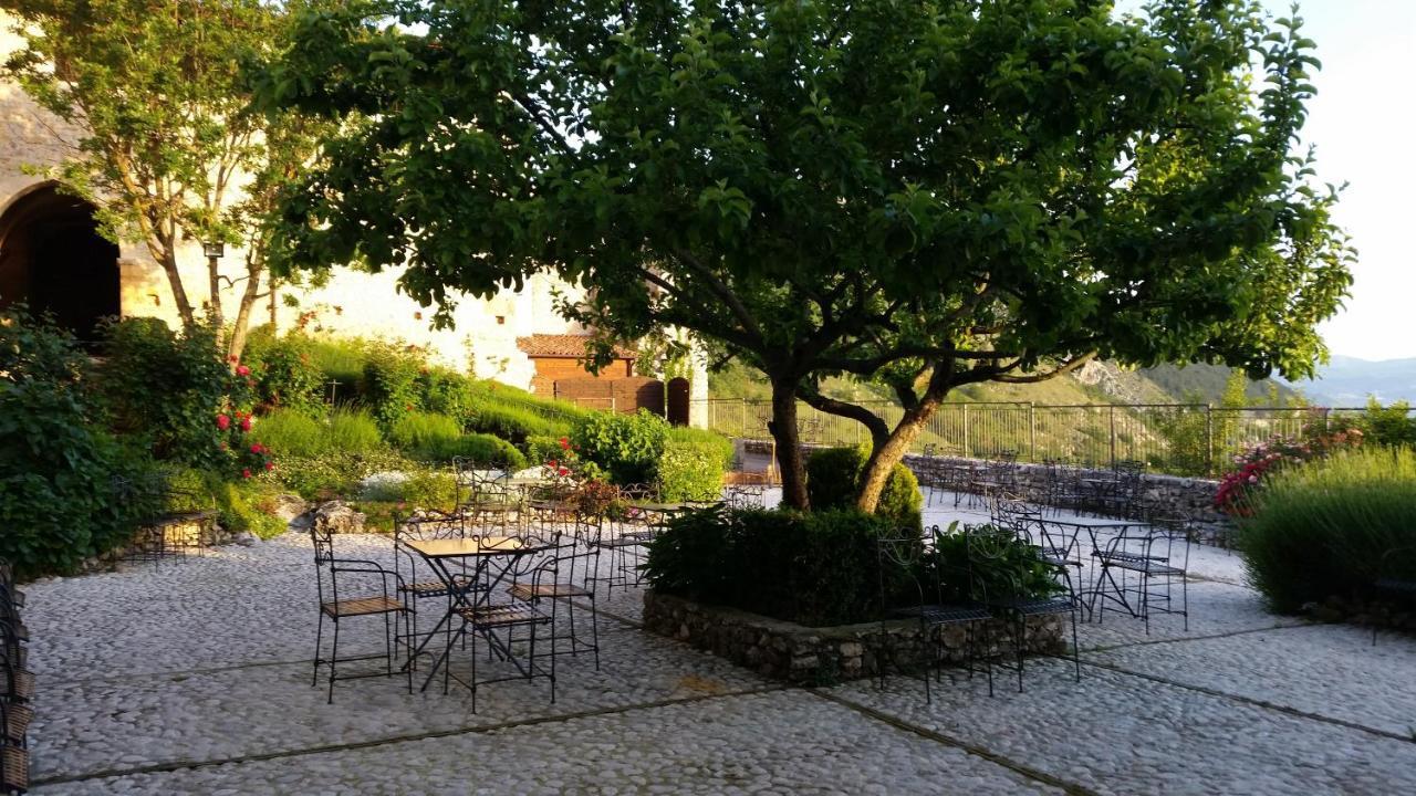 Hotel Monastero Fortezza Di Santo Spirito Fossa Exterior foto